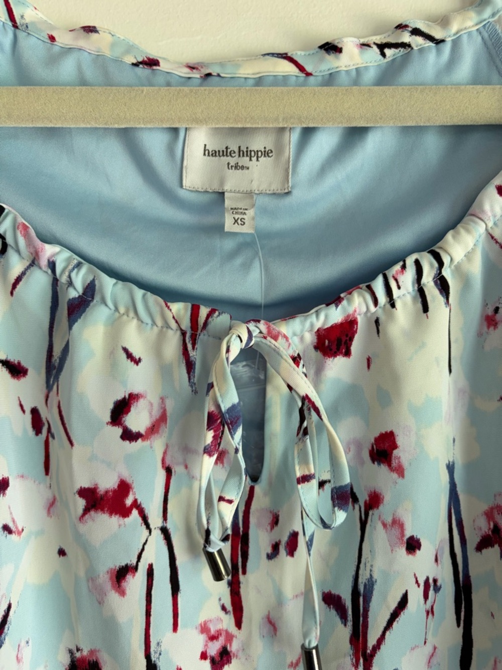 NWT Haute Hippie Split Sleeve Tie Neck Floral Mini Dress Size XS - Picture 3 of 5